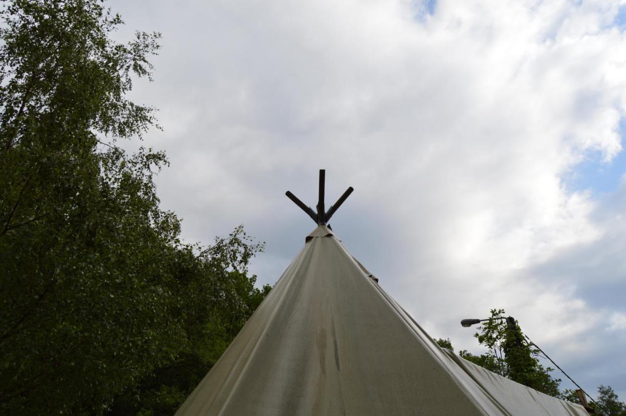 Camping Le Canada-Insolite Chiny Exteriér fotografie