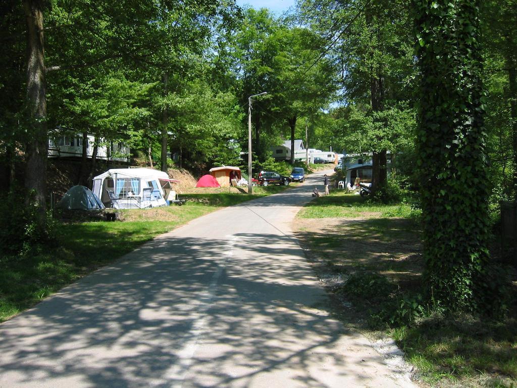 Camping Le Canada-Insolite Chiny Exteriér fotografie