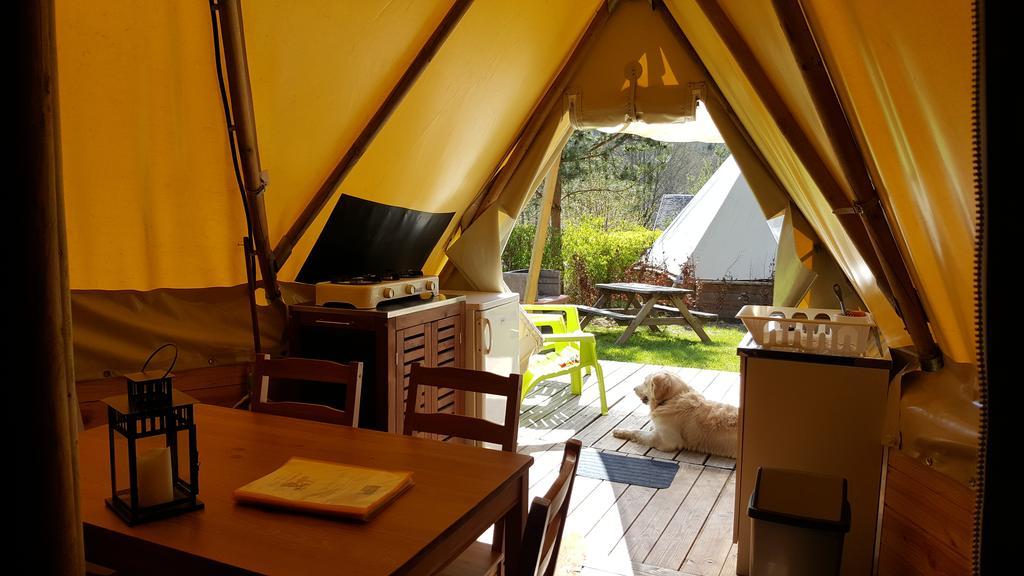 Camping Le Canada-Insolite Chiny Exteriér fotografie